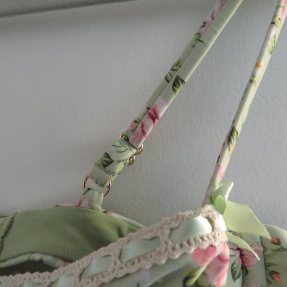 BLACKBOUGH SWIM Georgia Ruched Underwired Bikini Top in Nantucket Cottage Floral - Picture 8 of 14